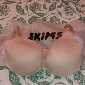 SKIMS Clay Full Coverage Lightly Lined Bra - smoothing Intimates